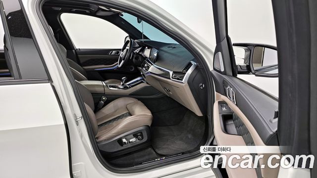 BMW X5M 2023 — photo 10