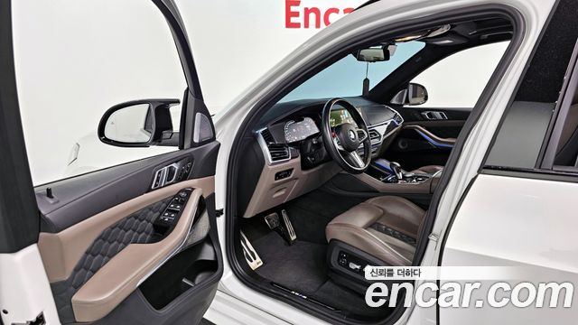 BMW X5M 2023 — photo 11