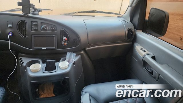 Ford E-Series 2003 — photo 12