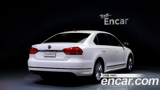 Volkswagen Passat 2015 — photo 2