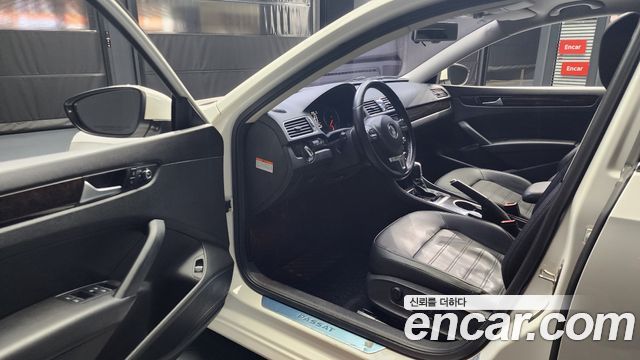 Volkswagen Passat 2015 — photo 10