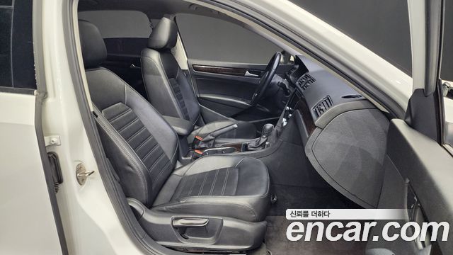 Volkswagen Passat 2015 — photo 11