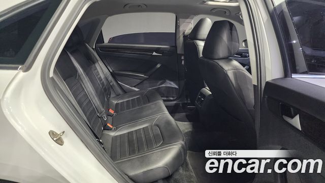 Volkswagen Passat 2015 — photo 12