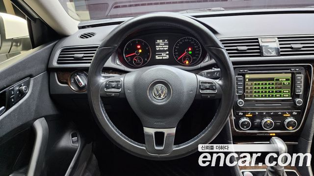 Volkswagen Passat 2015 — photo 13
