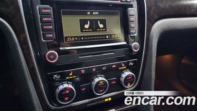 Volkswagen Passat 2015 — photo 16
