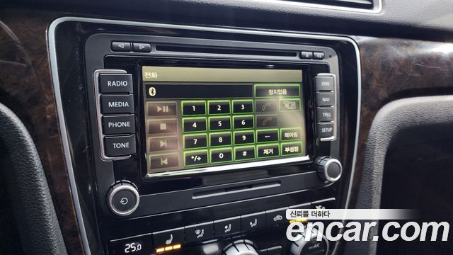 Volkswagen Passat 2015 — photo 17