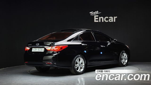 Hyundai Sonata 2010 — photo 2