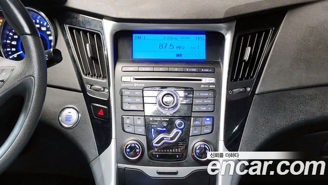 Hyundai Sonata 2010 — photo 19