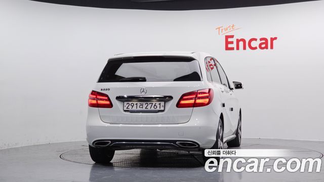 Mercedes-Benz B-Class 2018 — photo 4