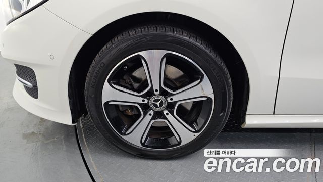 Mercedes-Benz B-Class 2018 — photo 5