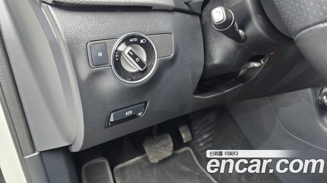 Mercedes-Benz B-Class 2018 — photo 17