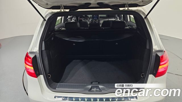 Mercedes-Benz B-Class 2018 — photo 20