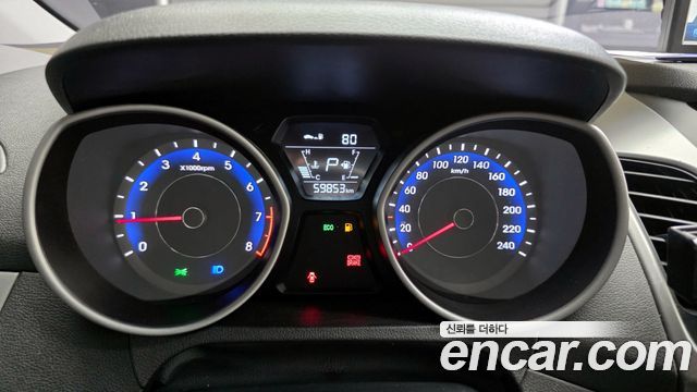Hyundai AVANTE 2014 — photo 8