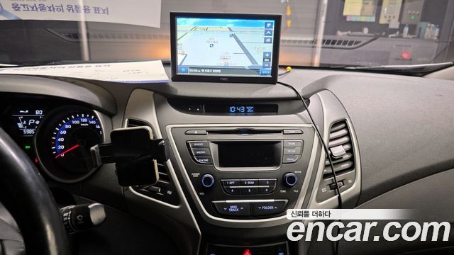 Hyundai AVANTE 2014 — photo 18