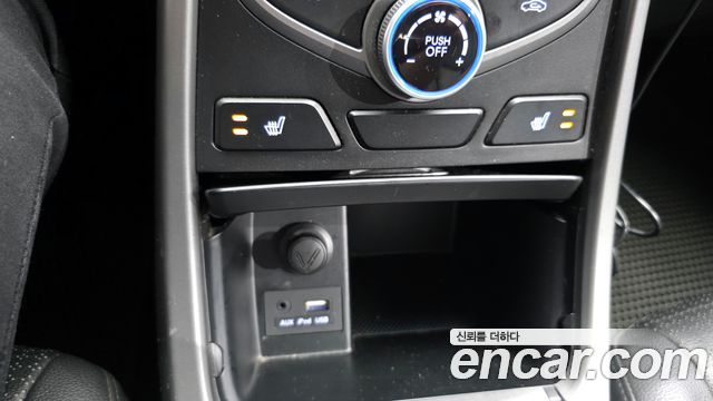 Hyundai AVANTE 2014 — photo 19