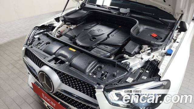 Mercedes-Benz GLE-Class 2023 — photo 6