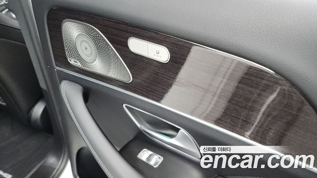 Mercedes-Benz GLE-Class 2023 — photo 18