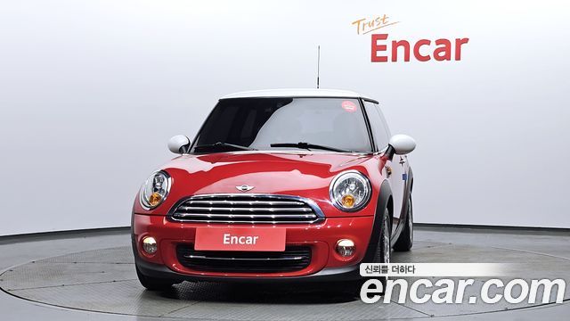 Mini Cooper 2012 — photo 1