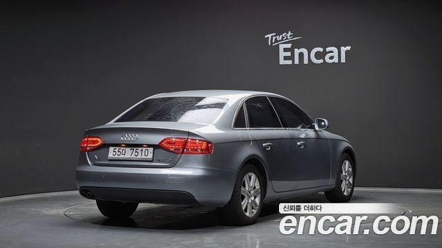 Audi A4 2012 — photo 2