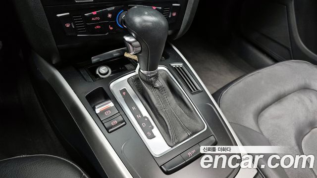 Audi A4 2012 — photo 9