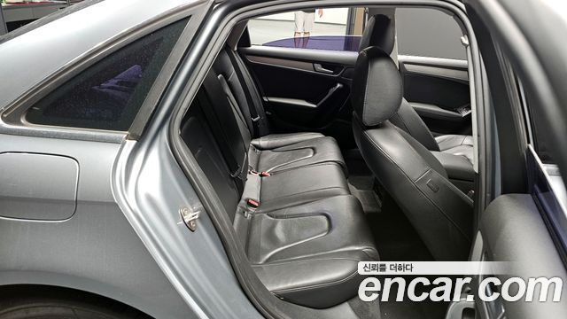Audi A4 2012 — photo 11