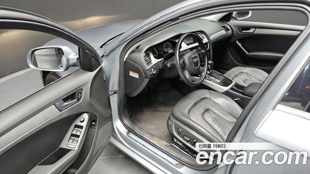 Audi A4 2012 — photo 12