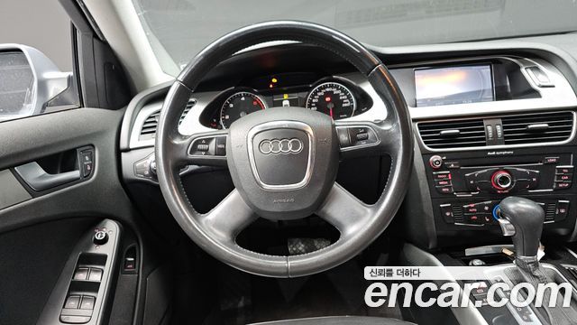 Audi A4 2012 — photo 13