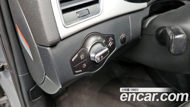 Audi A4 2012 — photo 17