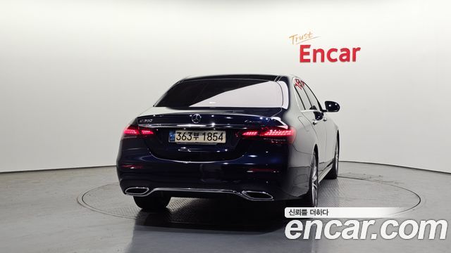 Mercedes-Benz E-Class 2021 — photo 4