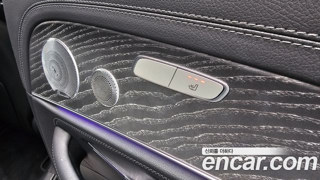 Mercedes-Benz E-Class 2021 — photo 19