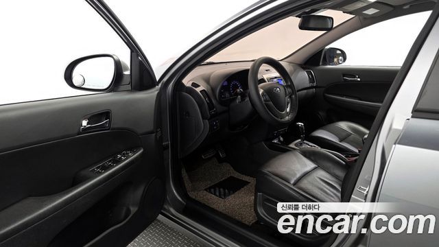 Hyundai i30 2011 — photo 10