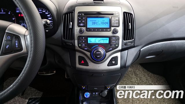 Hyundai i30 2011 — photo 17