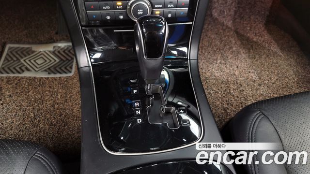 Kia OPIRUS 2011 — photo 9