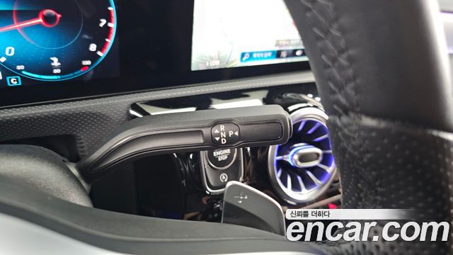 Mercedes-Benz A-Class 2021 — photo 9