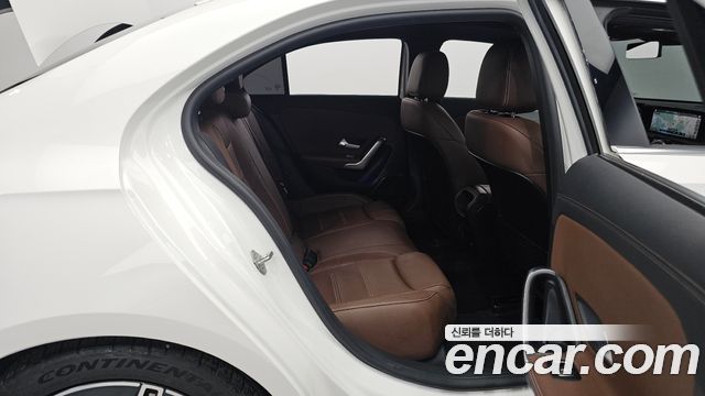 Mercedes-Benz A-Class 2021 — photo 12