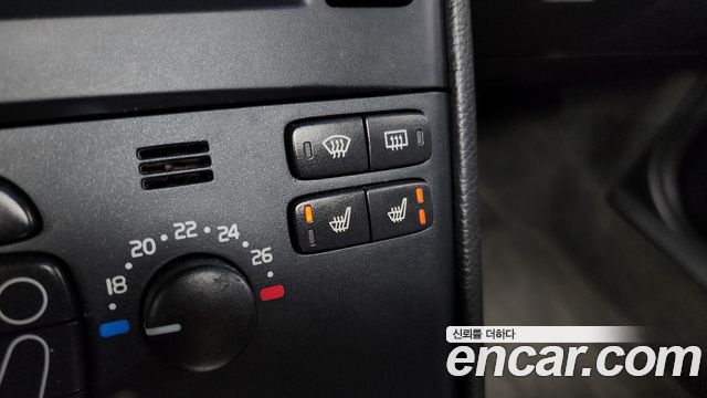 Volvo XC90 2006 — photo 16