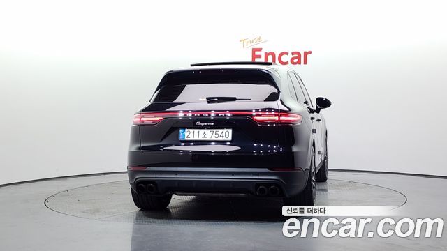 Porsche Cayenne 2019 — photo 4