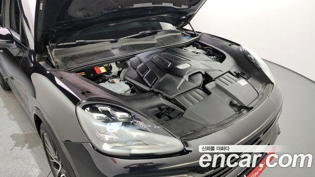 Porsche Cayenne 2019 — photo 6