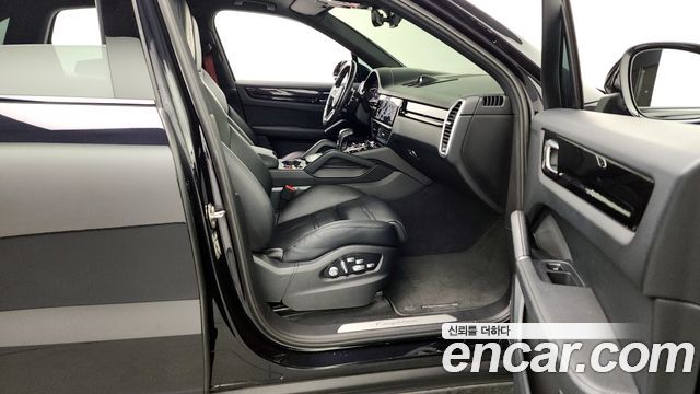 Porsche Cayenne 2019 — photo 11