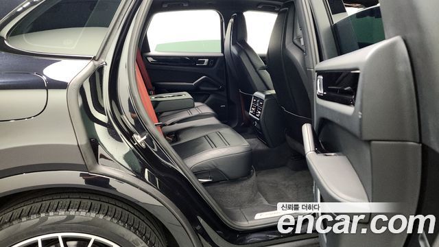 Porsche Cayenne 2019 — photo 12