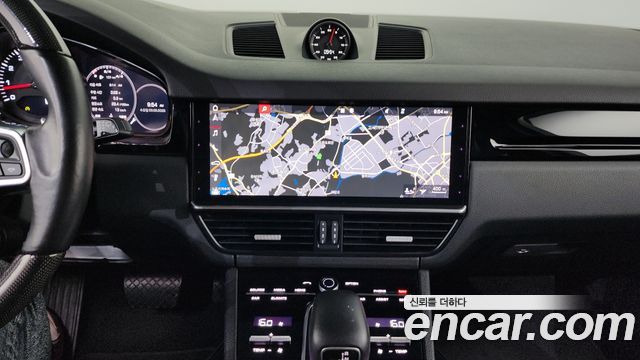 Porsche Cayenne 2019 — photo 14