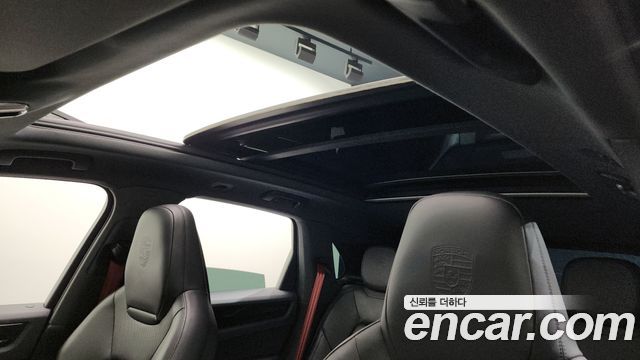 Porsche Cayenne 2019 — photo 18