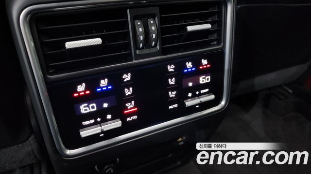 Porsche Cayenne 2019 — photo 19