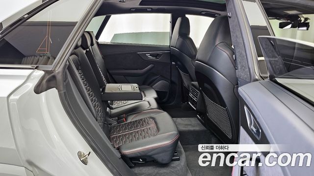 Audi RSQ8 2021 — photo 12