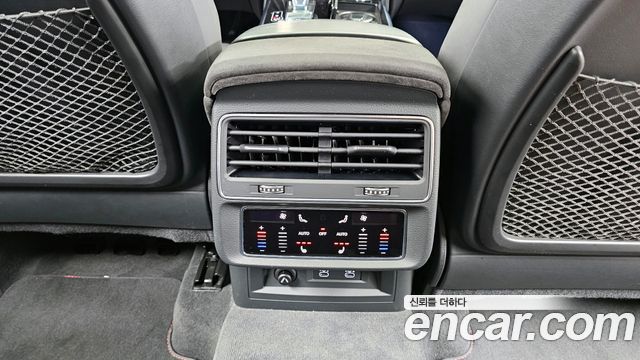 Audi RSQ8 2021 — photo 18