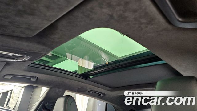 Audi RSQ8 2021 — photo 19