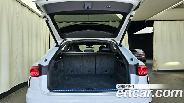 Audi RSQ8 2021 — photo 20