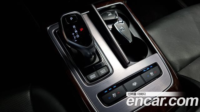 Hyundai Equus 2014 — photo 9