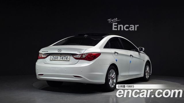 Hyundai Sonata 2010 — photo 2