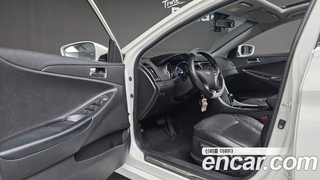 Hyundai Sonata 2010 — photo 12